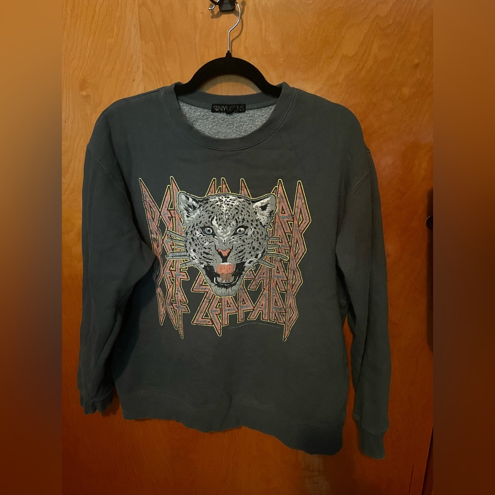 Vinyl Icons Buckle Def Leppard crewneck size Large